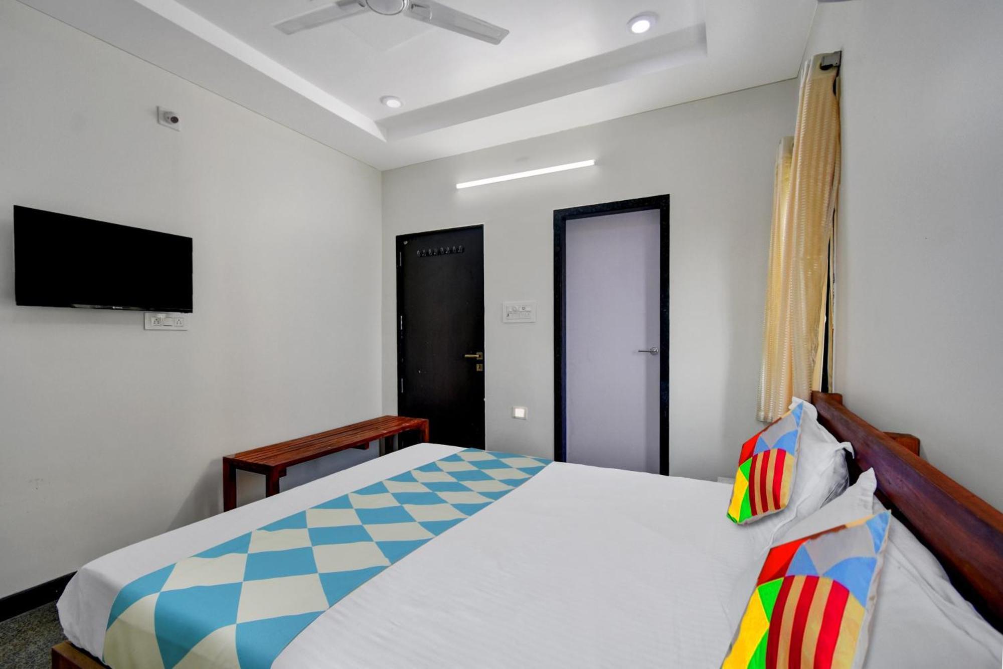 Oyo Home Msr Guest Inn Homestay Nellore Kültér fotó